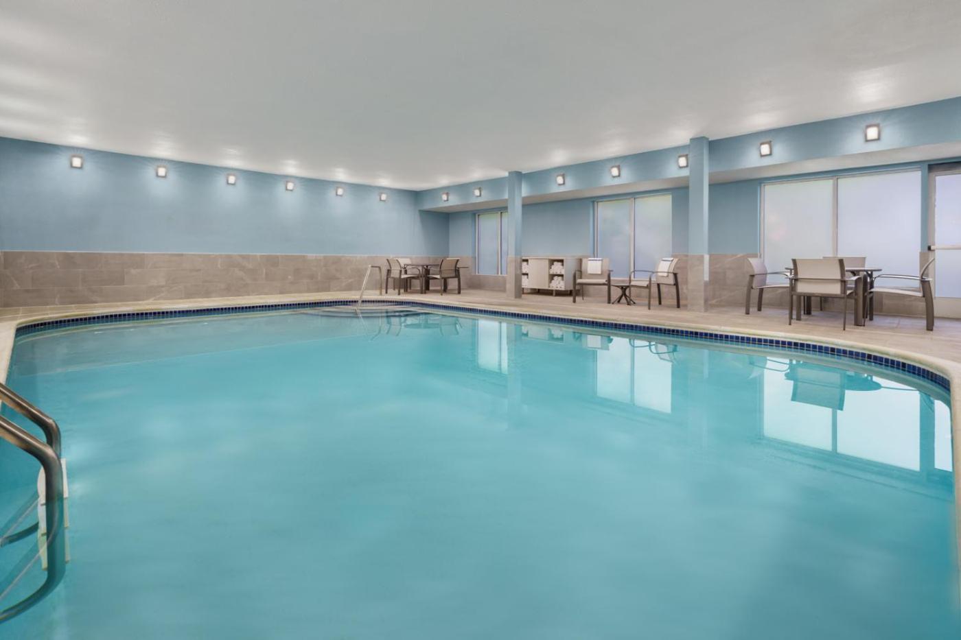 Holiday Inn Express Irondequoit By Ihg Rochester Exterior photo