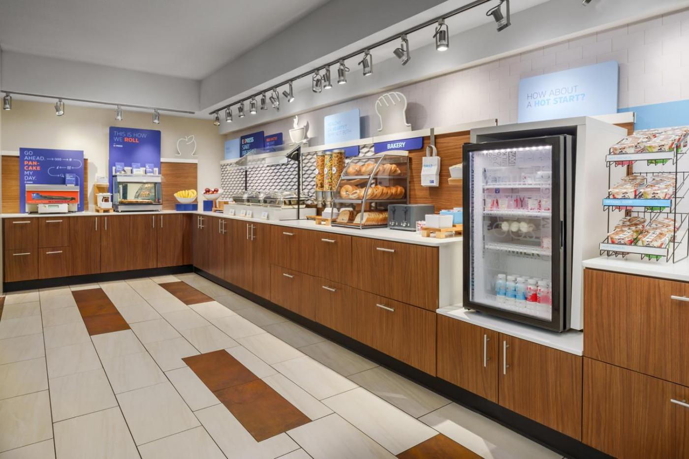 Holiday Inn Express Irondequoit By Ihg Rochester Exterior photo