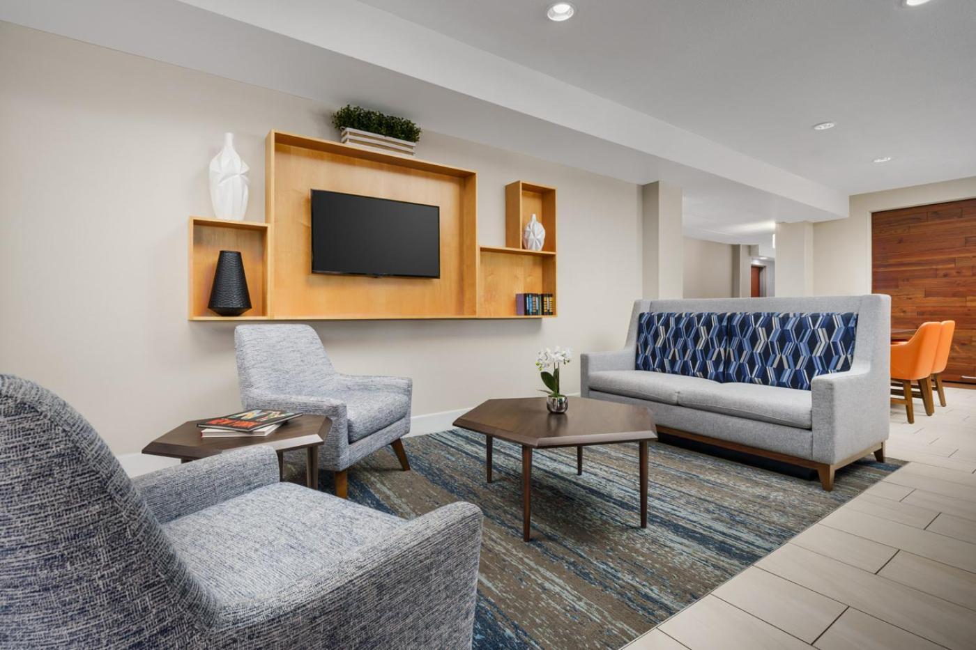 Holiday Inn Express Irondequoit By Ihg Rochester Exterior photo