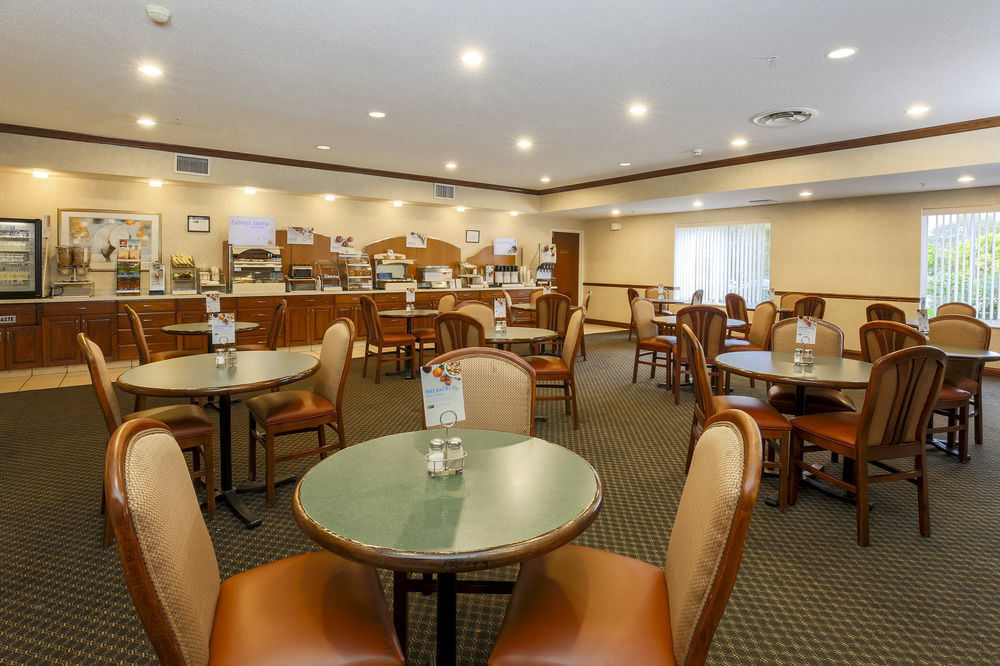 Holiday Inn Express Irondequoit By Ihg Rochester Exterior photo