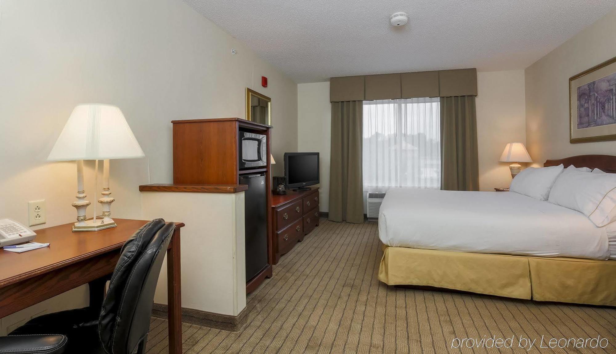 Holiday Inn Express Irondequoit By Ihg Rochester Exterior photo